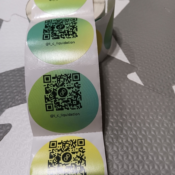 QR stickers 100 customized to your closet! - Picture 3 of 3